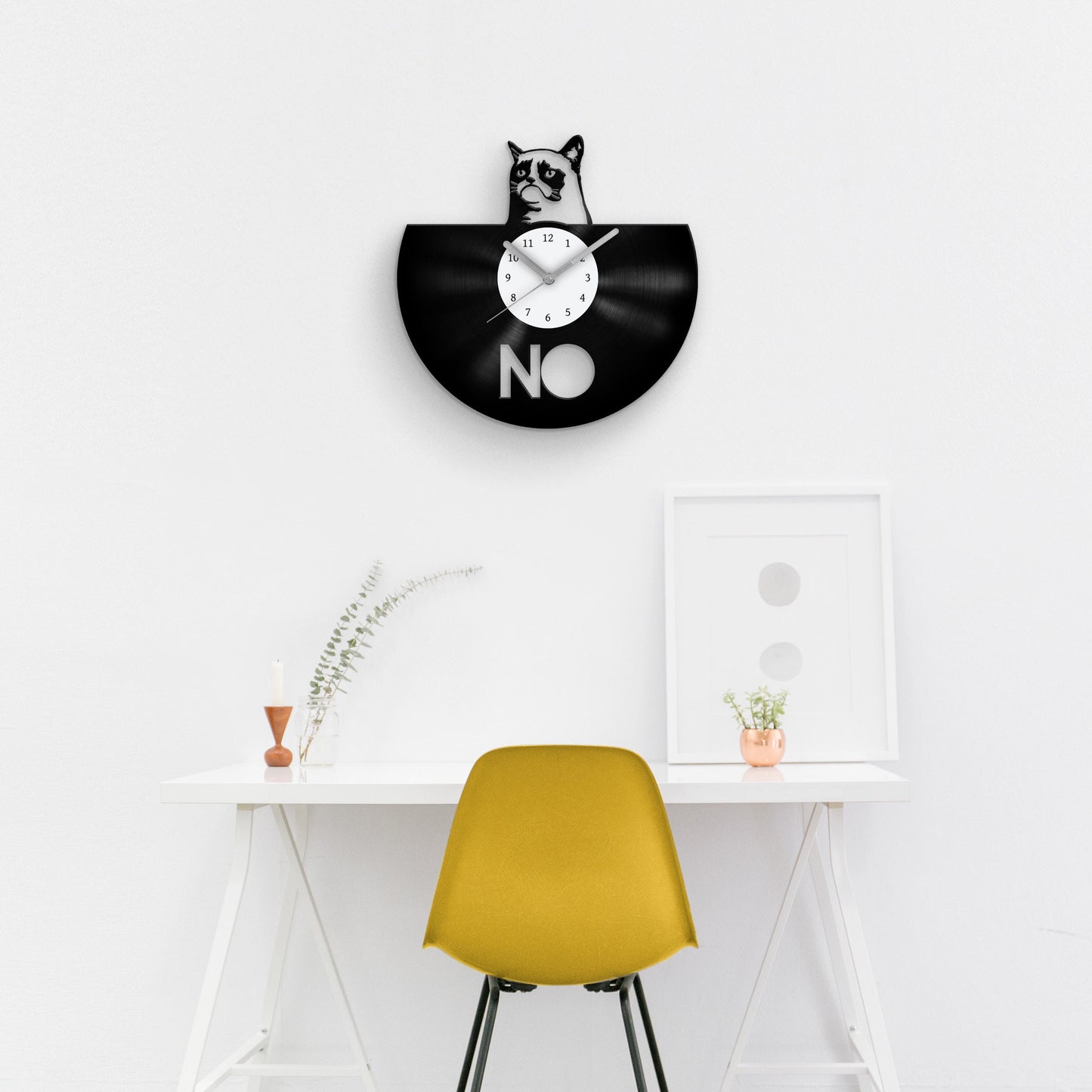 CUTE CAT PORTRAIT - GRUMPY CAT - Vinyl Record Clock