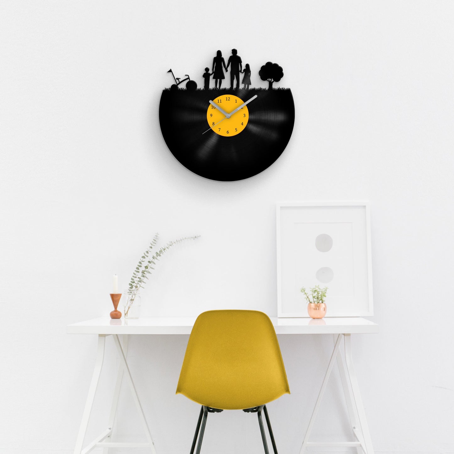FAMILY PORTRAIT SILHOUETTE - Vinyl Record Clock