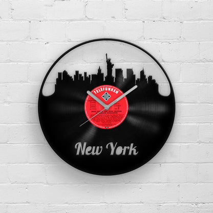 NEW YORK CITY SKYLINE SILHOUETTE - Vinyl Clock