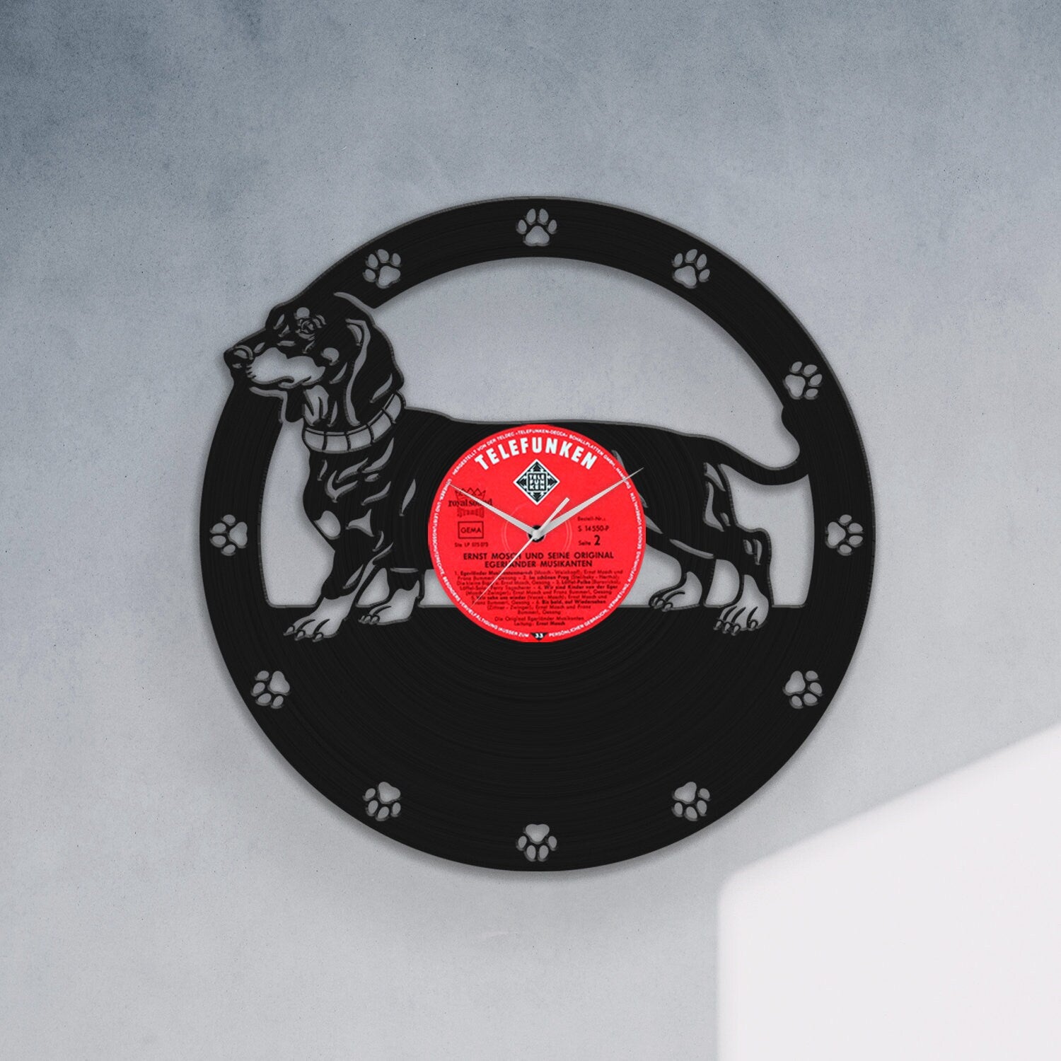 DACHSHUND DOG PORTRAIT - Vinyl Record Wall Clock